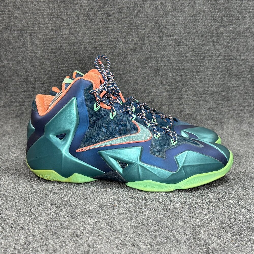 Nike LeBron 11 Basketball Shoes Men's Size 11.5 Akron vs.‎ Miami Athletic Retro